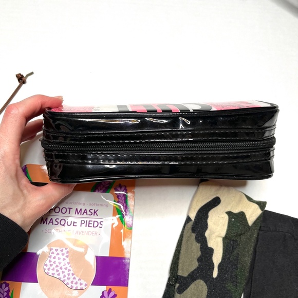 ❤️3/$30! Makeup Bag Bundle Zip Pink Around Face Foot Masks Rhinestone Headbands - Picture 10 of 12